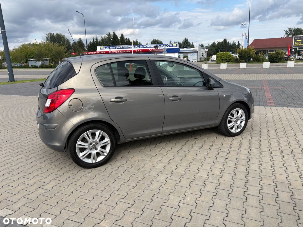 Opel Corsa 1.4 T Cosmo S&S - 4