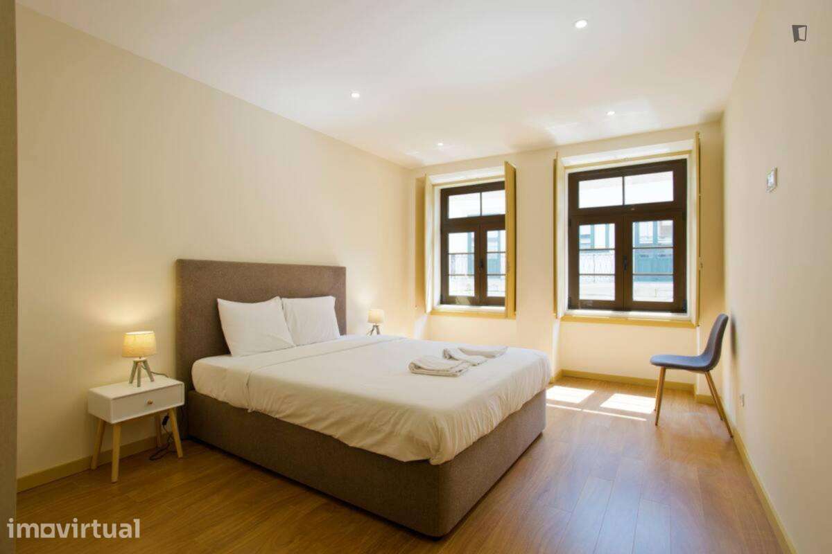 Apartamento com 1 quartos - localizado em Santo Ildefonso Porto - Grande imagem: 2/11