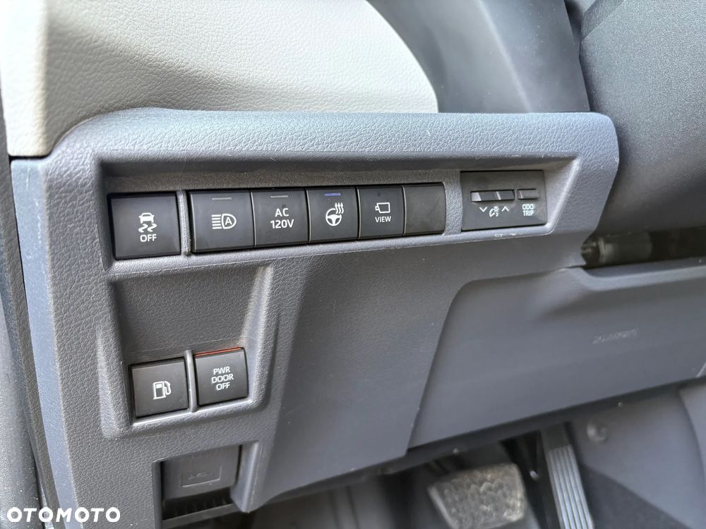 Toyota Sienna - 28