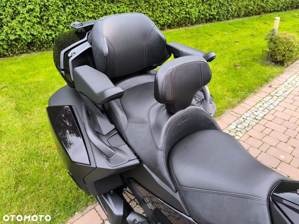 Can-Am Spyder - 8