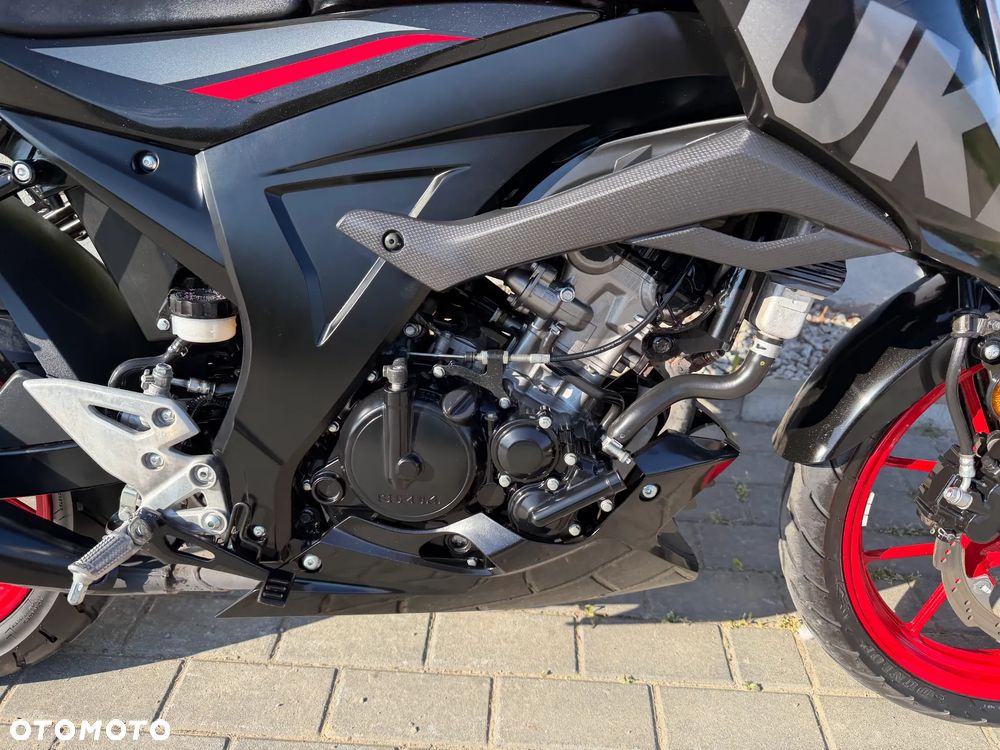 Suzuki GSX - 15