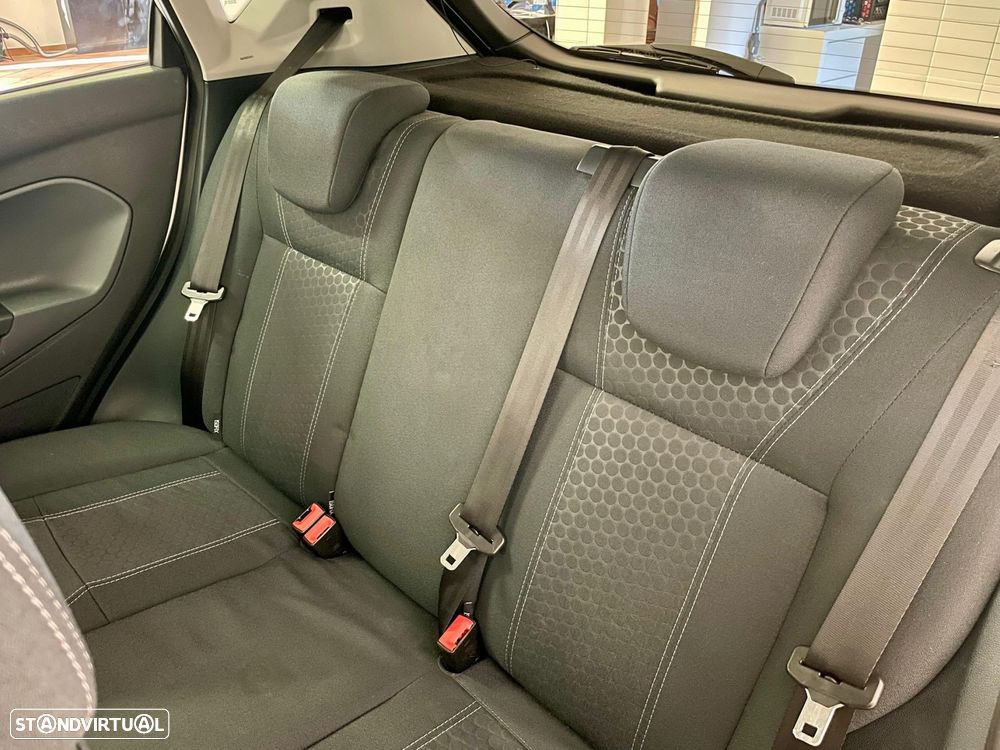 Ford Fiesta 1.4 Titanium Aut. - 28