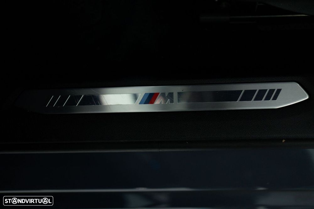 BMW 118 d Pack Desportivo M - 34