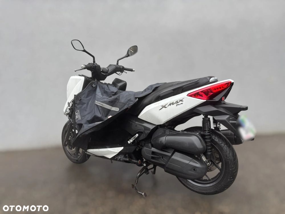Yamaha X-max - 4