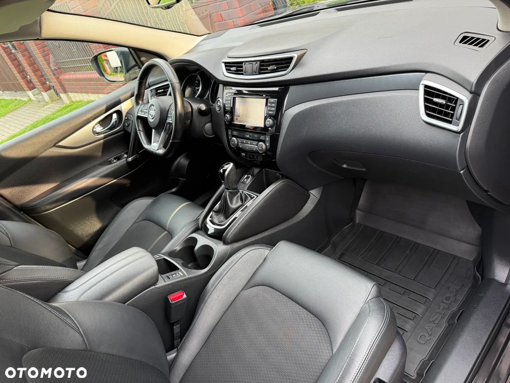 Nissan Qashqai 1.2 DIG-T Xtronic TEKNA+ - 26