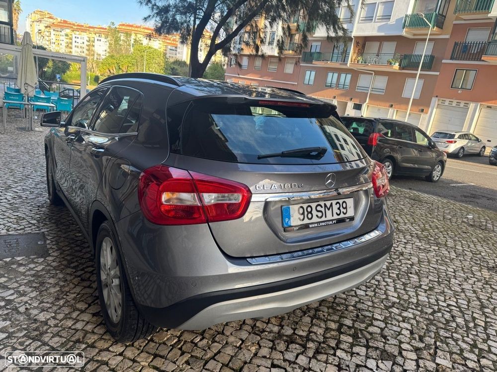 Mercedes-Benz GLA 180 d - 4