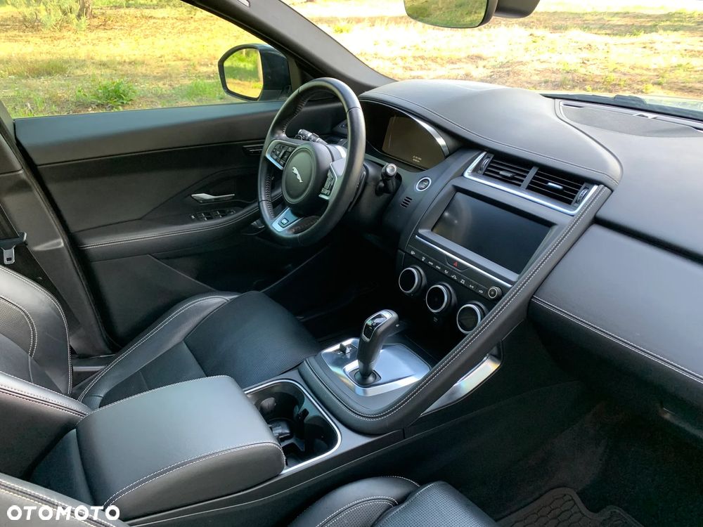 Jaguar E-Pace 2.0 i4P AWD R-Dynamic SE - 17