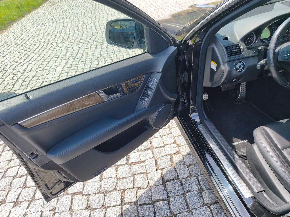 Mercedes-Benz Klasa C 63 AMG 7G-TRONIC SPORT EDITION - 19