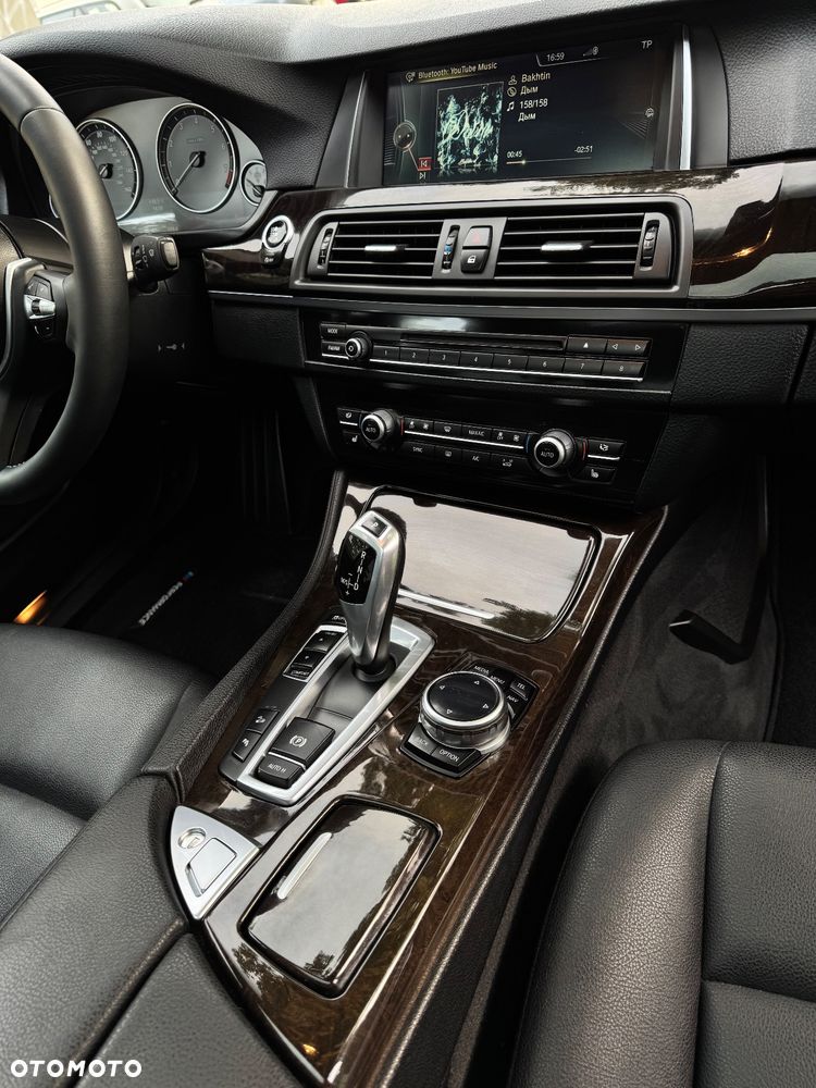 BMW Seria 5 528i xDrive - 8