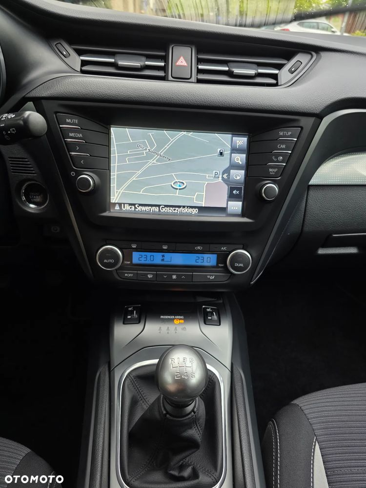 Toyota Avensis - 35