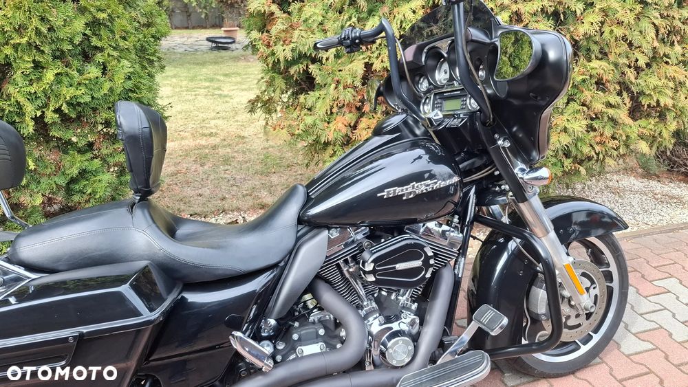 Harley-Davidson Touring Street Glide - 12