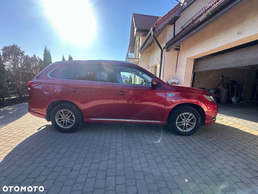 Mitsubishi Outlander 2.0 4WD Top - 18