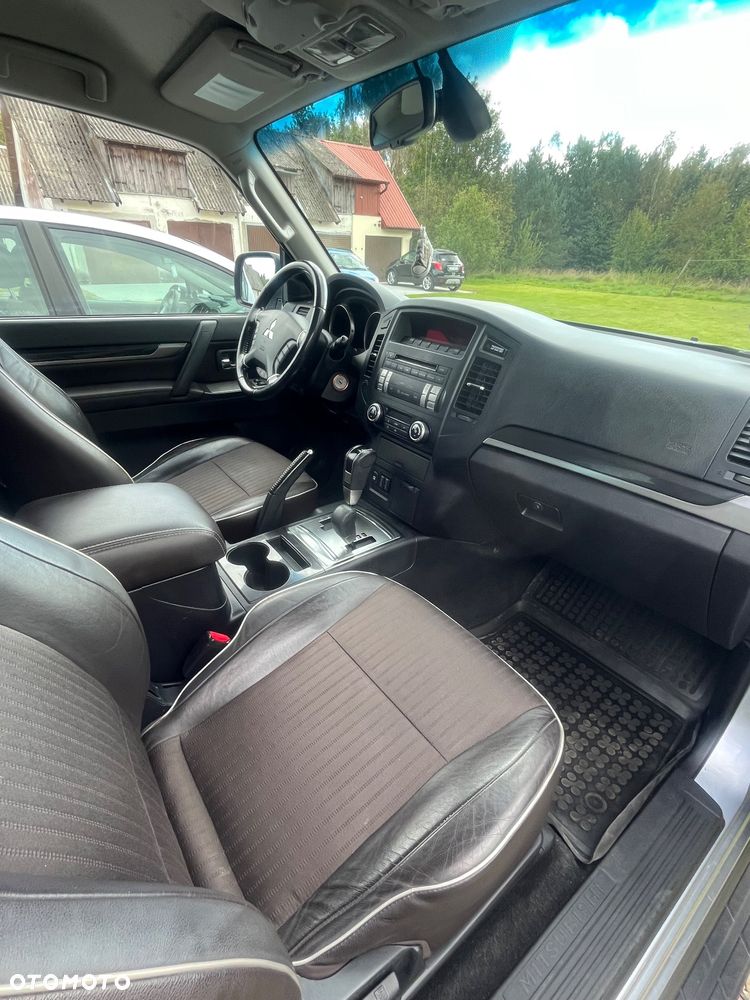 Mitsubishi Pajero 3.2 DI-D Automatik Intense - 10