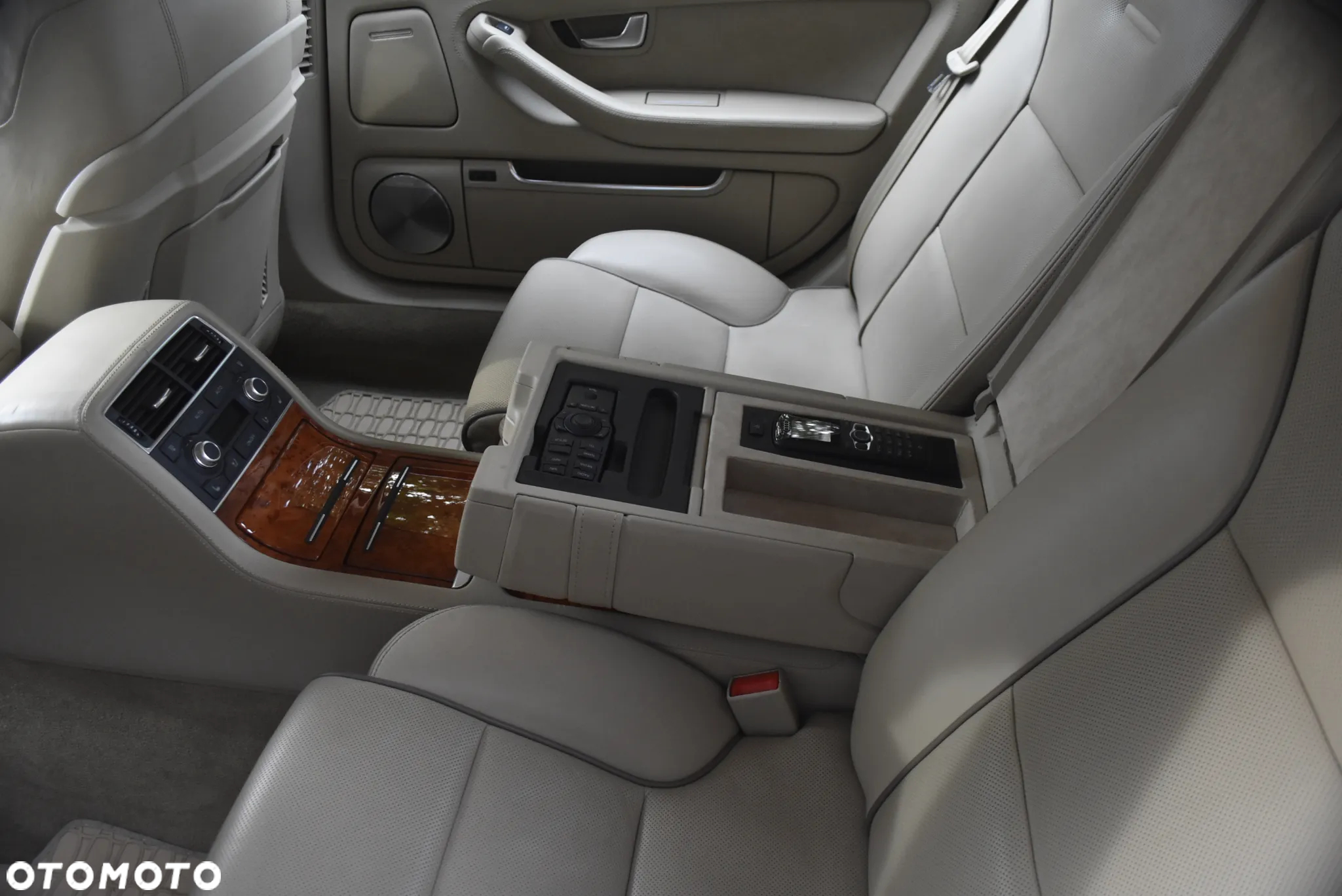 Audi A8 6.0 quattro Langversion - 14