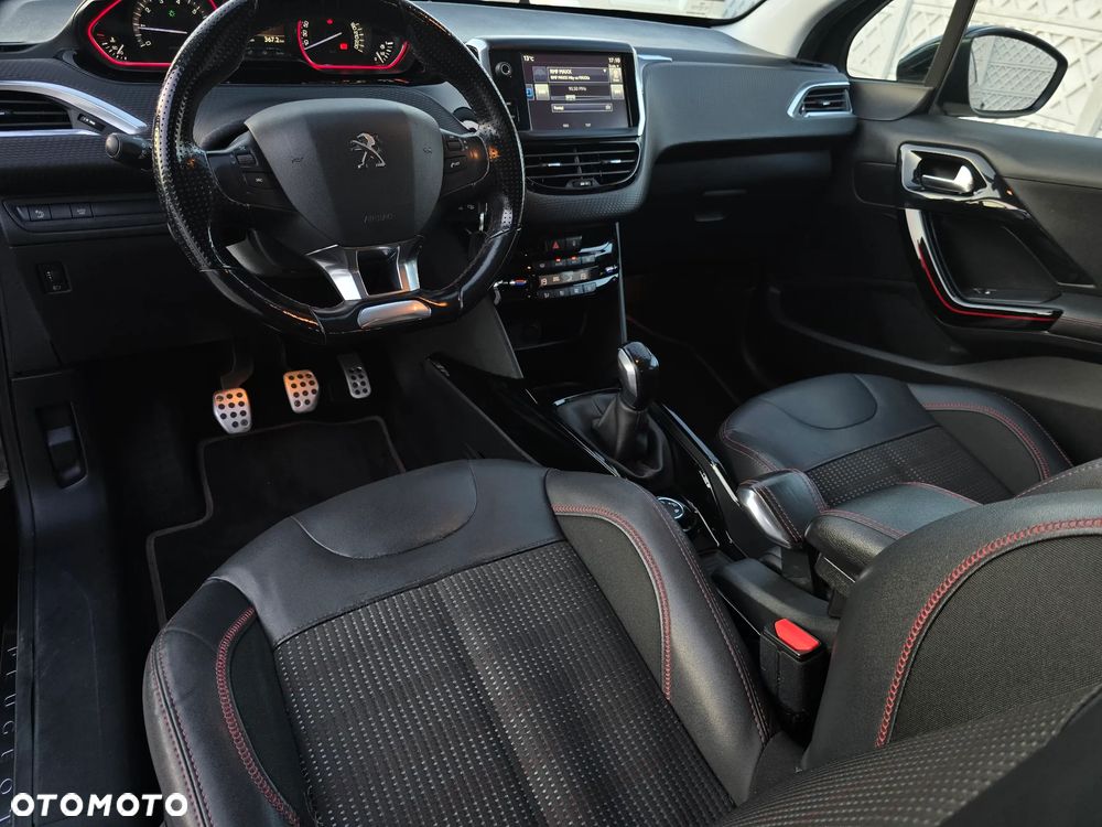 Peugeot 2008 1.2 Pure Tech Allure S&S - 18