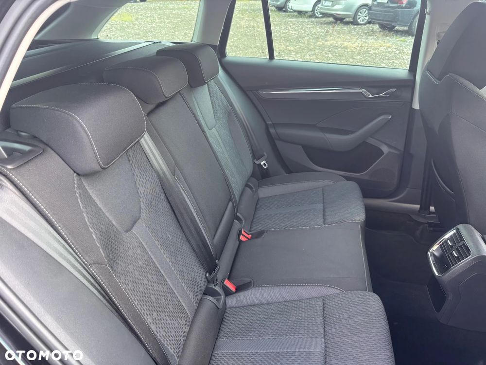 Skoda Octavia 1.5 TSI ACT Style - 23