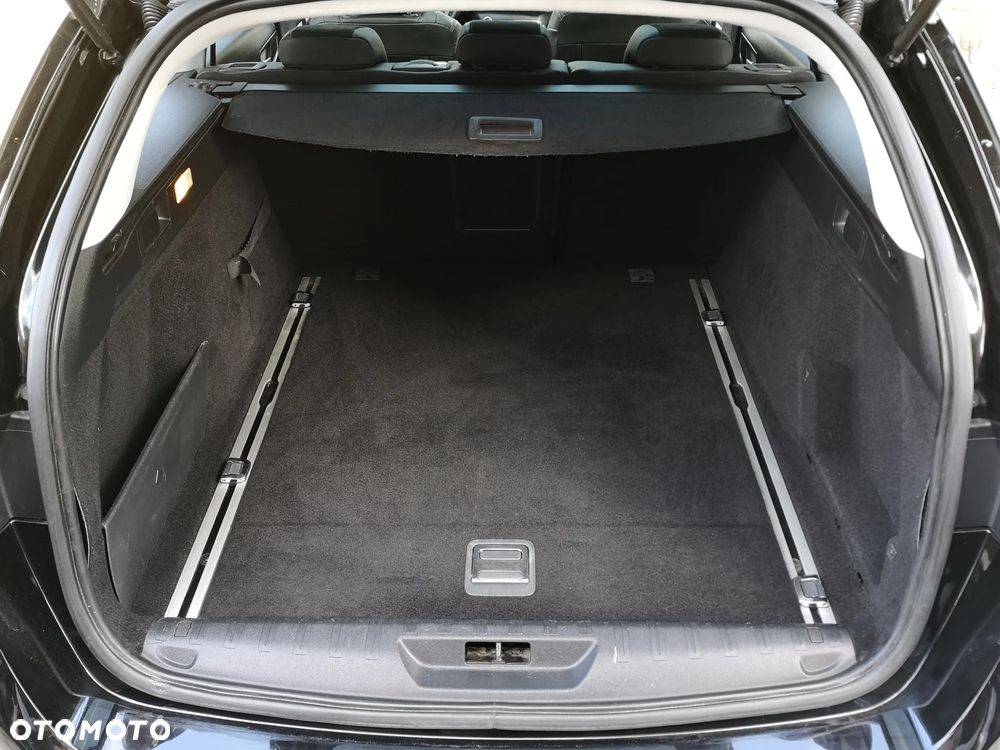 Peugeot 308 PureTech 130 GPF EAT8 Stop & Start Allure Business-Paket - 32