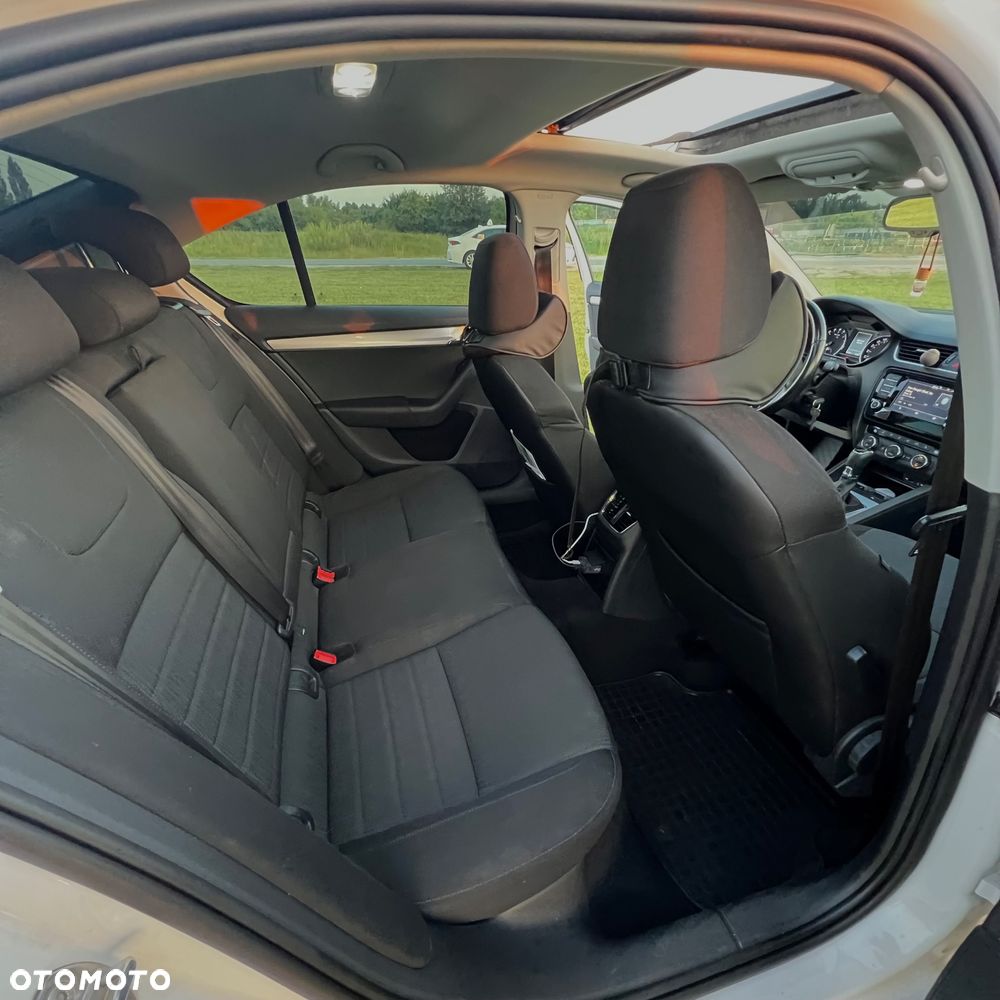 Skoda Octavia 2.0 TDI Style DSG - 10