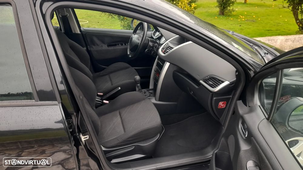 Peugeot 207 1.4 16V Trendy - 33