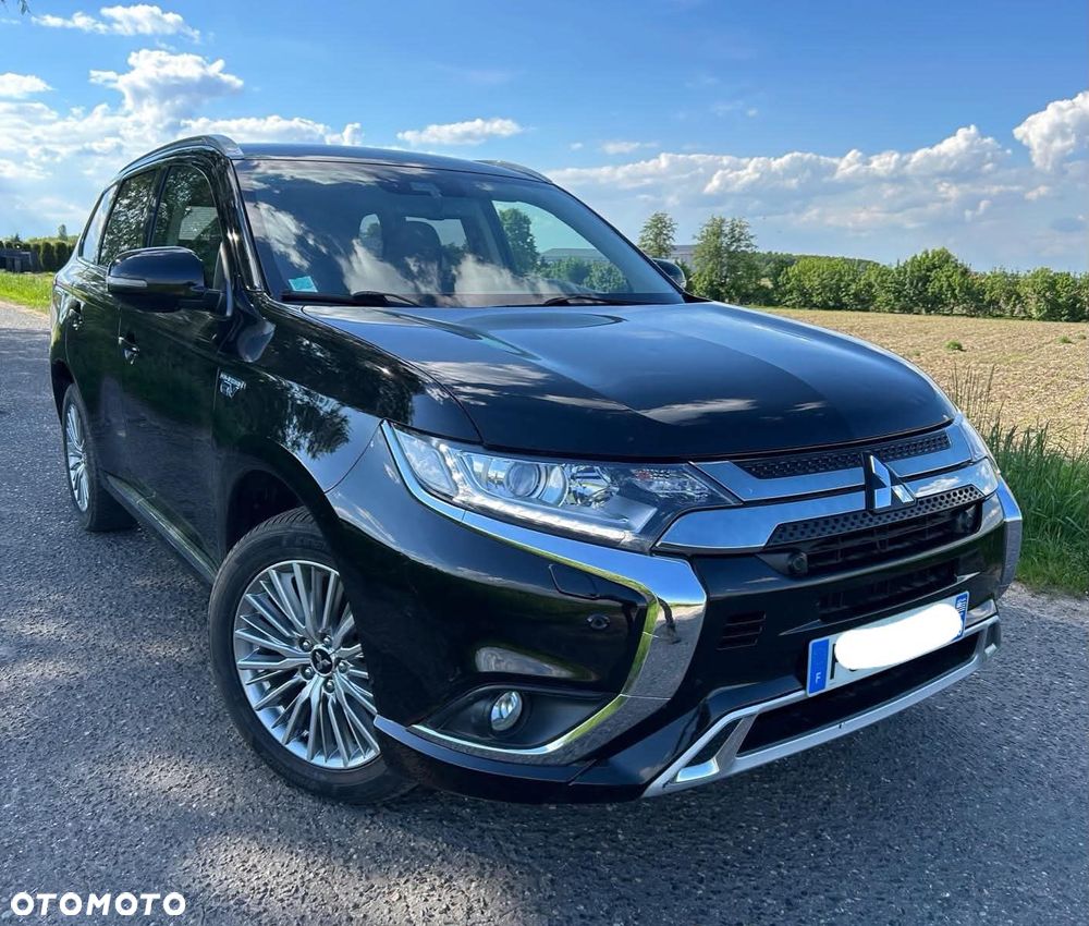 Mitsubishi Outlander - 1