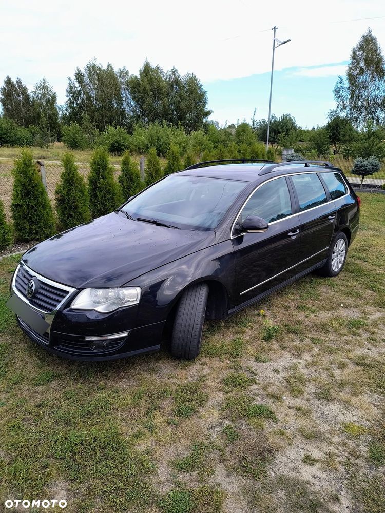 Volkswagen Passat 2.0 TDI DPF BlueMotion Technology Highline - 1