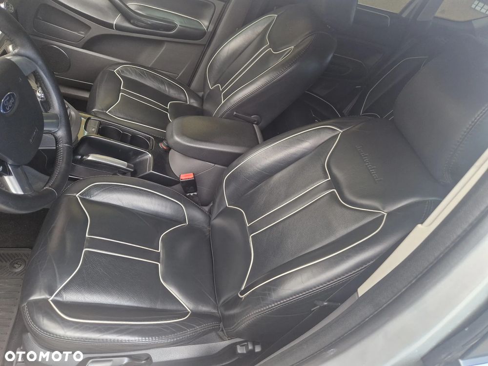 Ford Kuga 2.0 TDCi Individual - 12