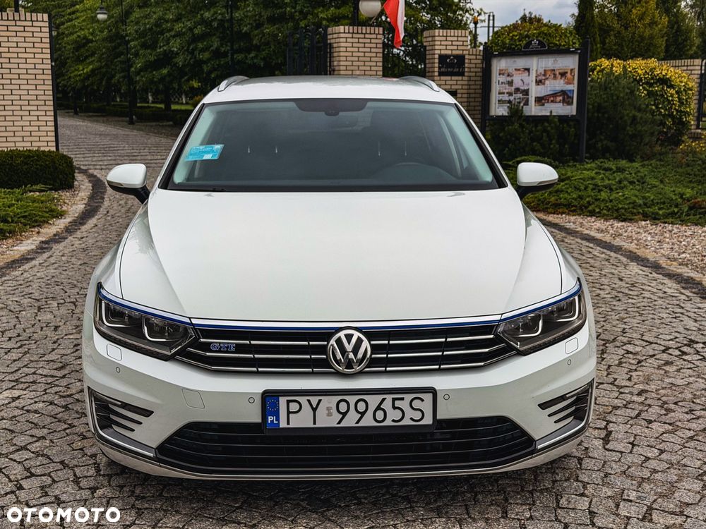Volkswagen Passat - 4