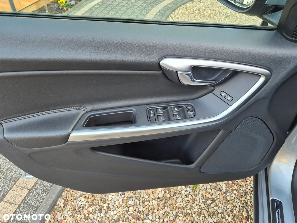 Volvo V60 D2 Drive-E Momentum - 8