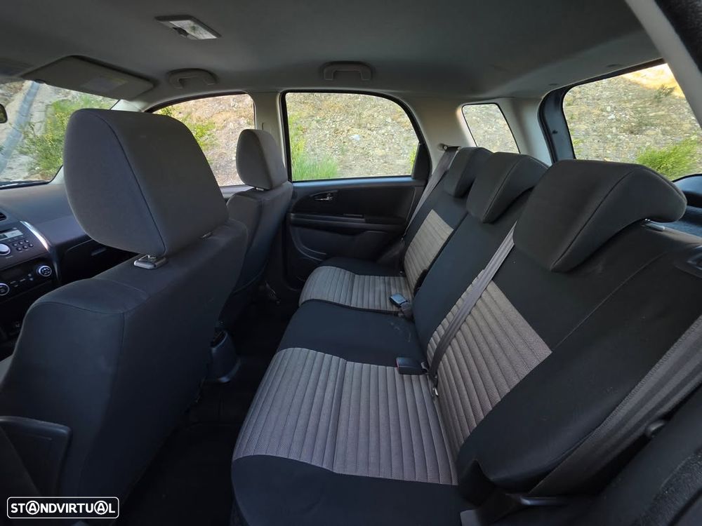 Fiat Sedici - 7