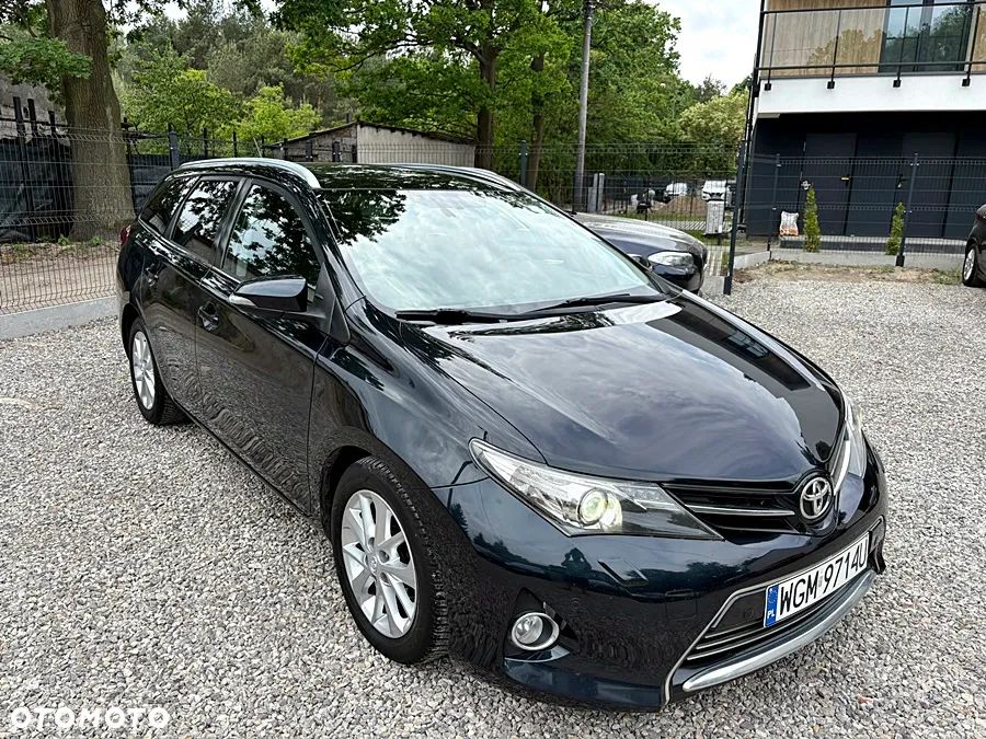Toyota Auris 2.0 D-4D Executive - 9