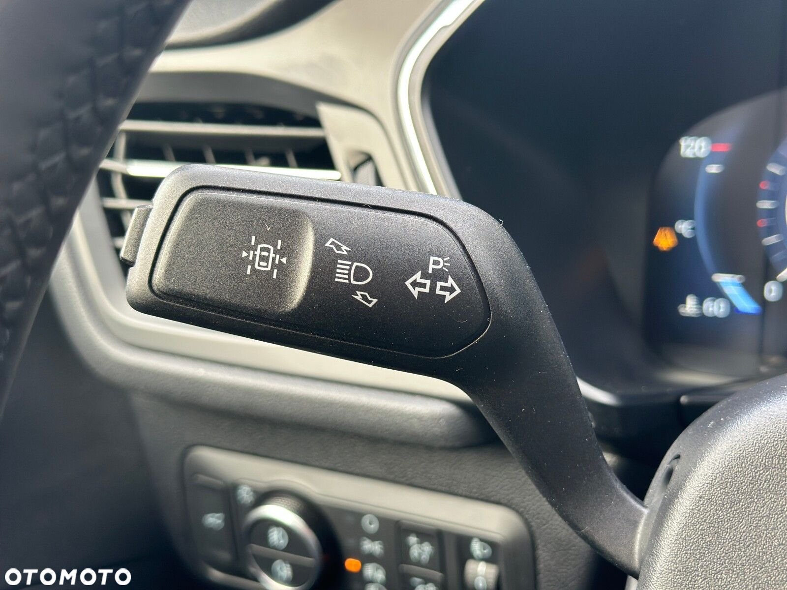 Ford Kuga 1.5 EcoBoost FWD Titanium X - 25