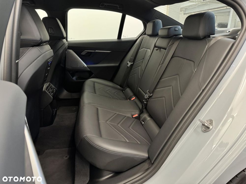 BMW Seria 5 - 23