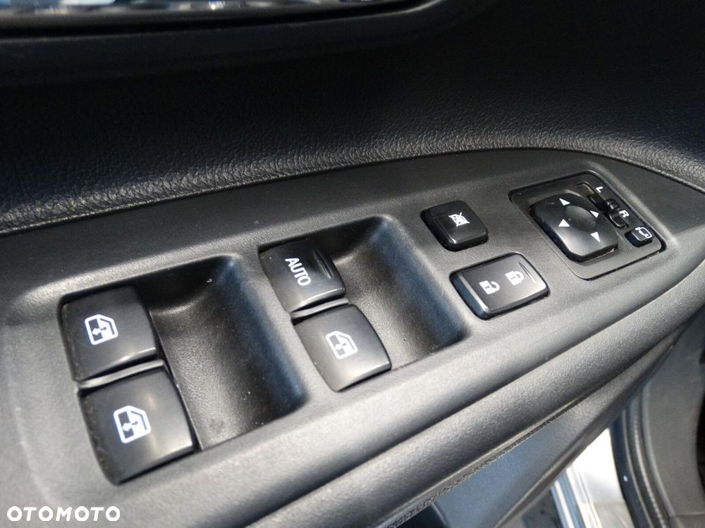 Mitsubishi Outlander - 23