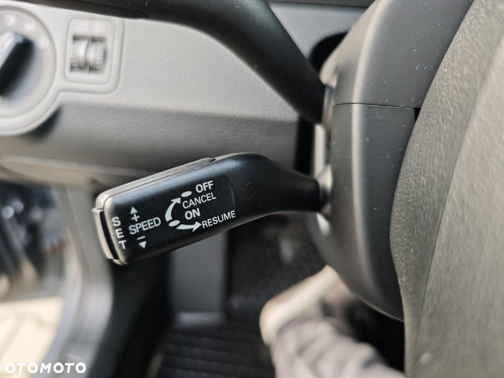 Volkswagen Passat 1.6 FSI Comfortline - 21