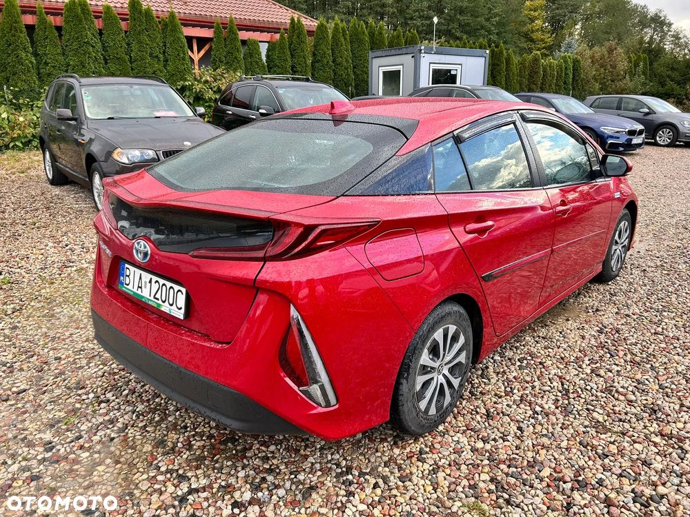 Toyota Prius Plug-in Hybrid - 7