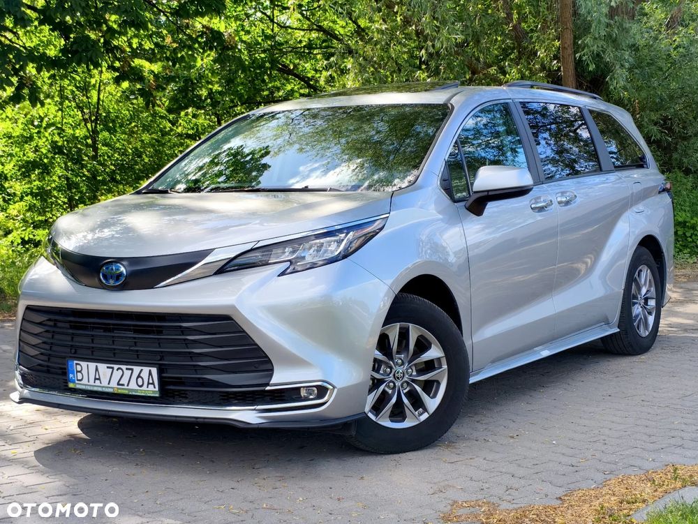 Toyota Sienna - 2