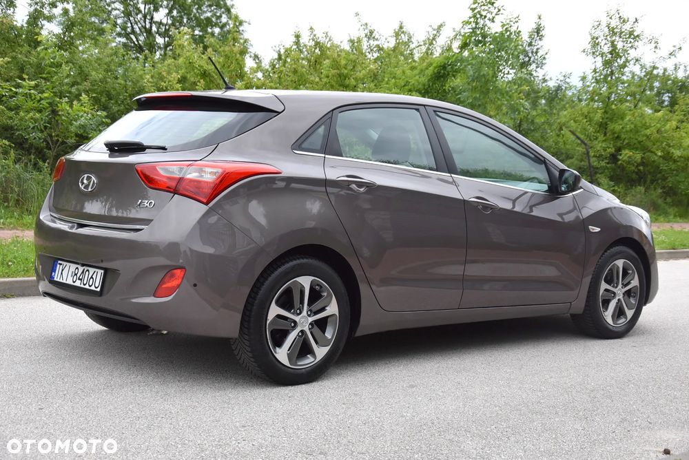 Hyundai i30 blue 1.6 GDI YES Gold - 11