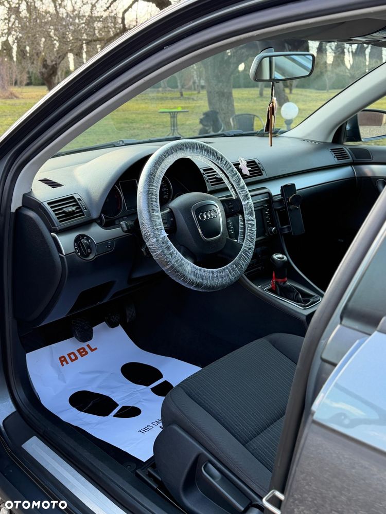 Audi A4 Limousine - 6