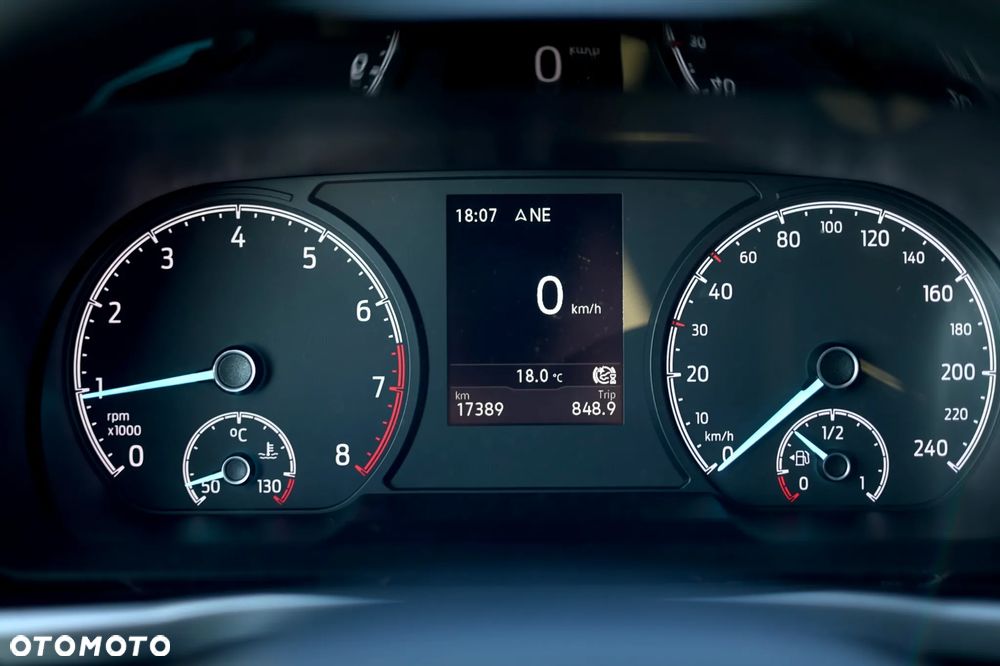 Ford Tourneo Connect 1.5 EcoBoost Titanium - 20