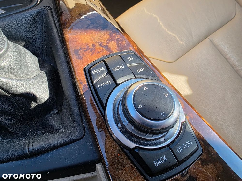 BMW Seria 3 318d DPF Touring Edition Exclusive - 10