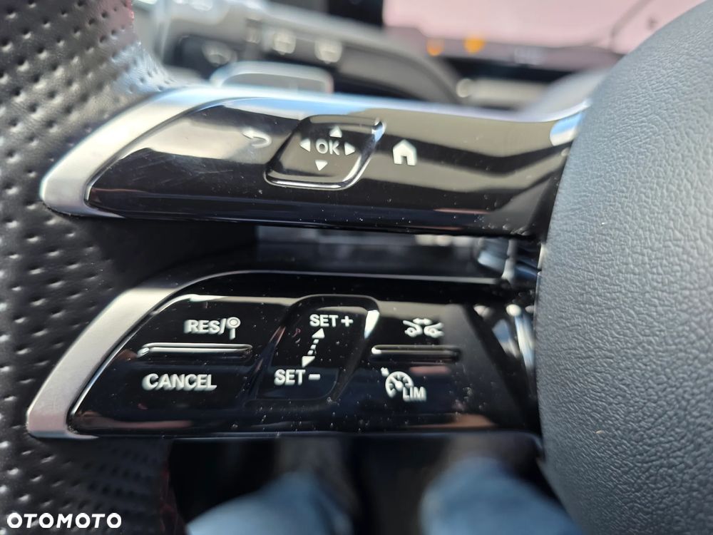 Mercedes-Benz GLA 200 AMG Line - 31