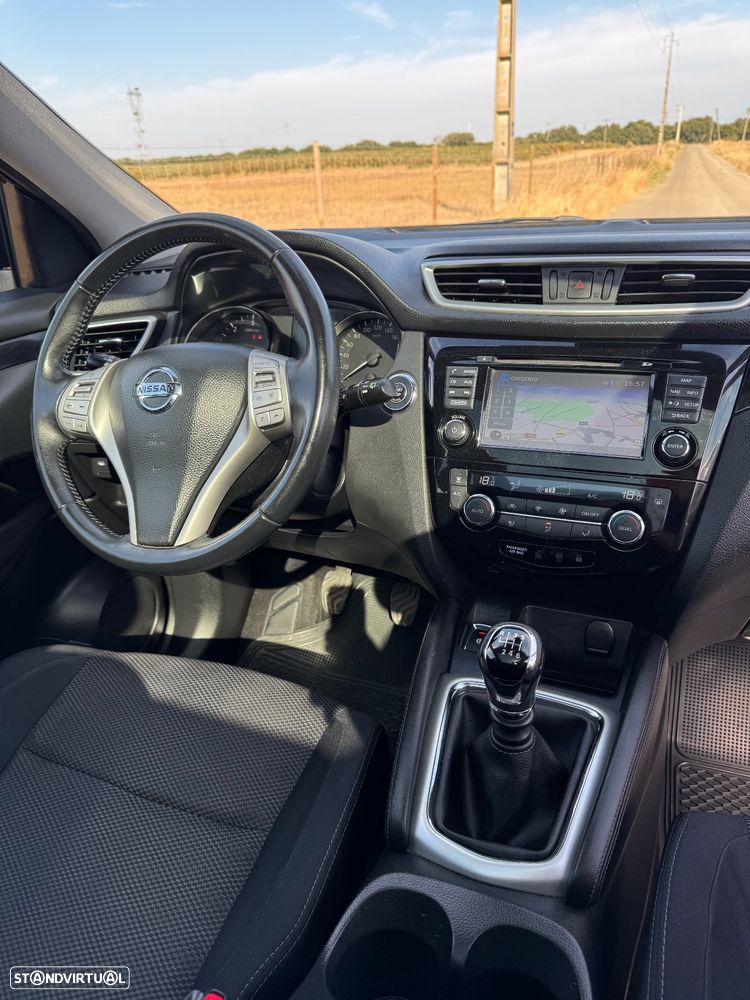 Nissan Qashqai 1.5 dCi N-Connecta 18 - 22