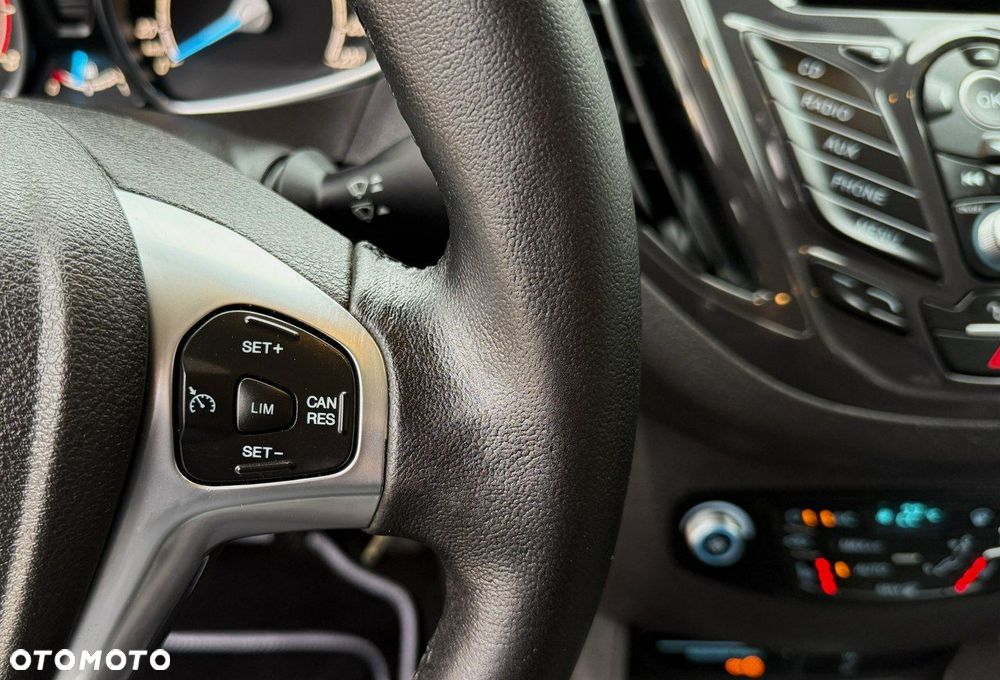 Ford Tourneo Courier 1.0 EcoBoost S&S Titanium - 26