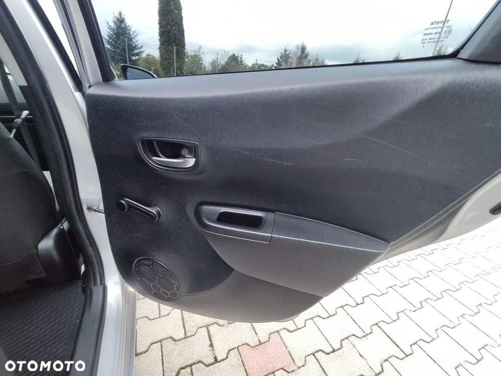 Toyota Yaris - 22