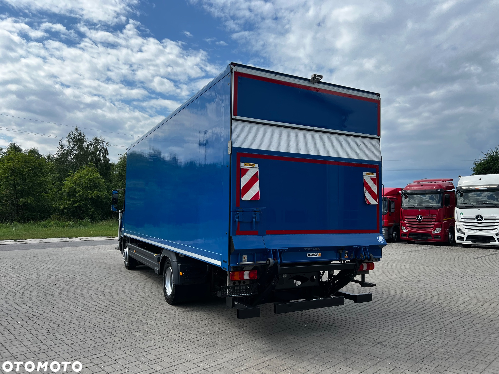 Mercedes-Benz ATEGO - 11