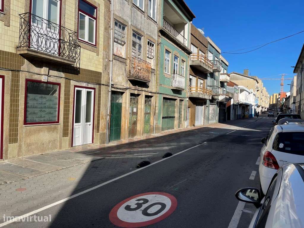 Arrenda-se Loja-Armazém À U.M. Braga - Grande imagem: 5/11