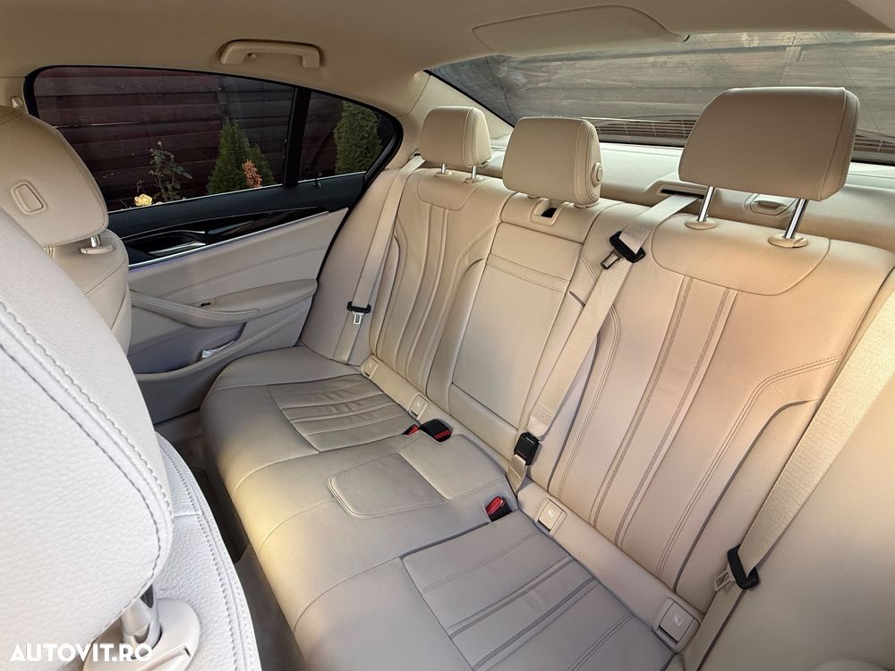 BMW Seria 5 530e iPerformance Aut. Sport Line - 12