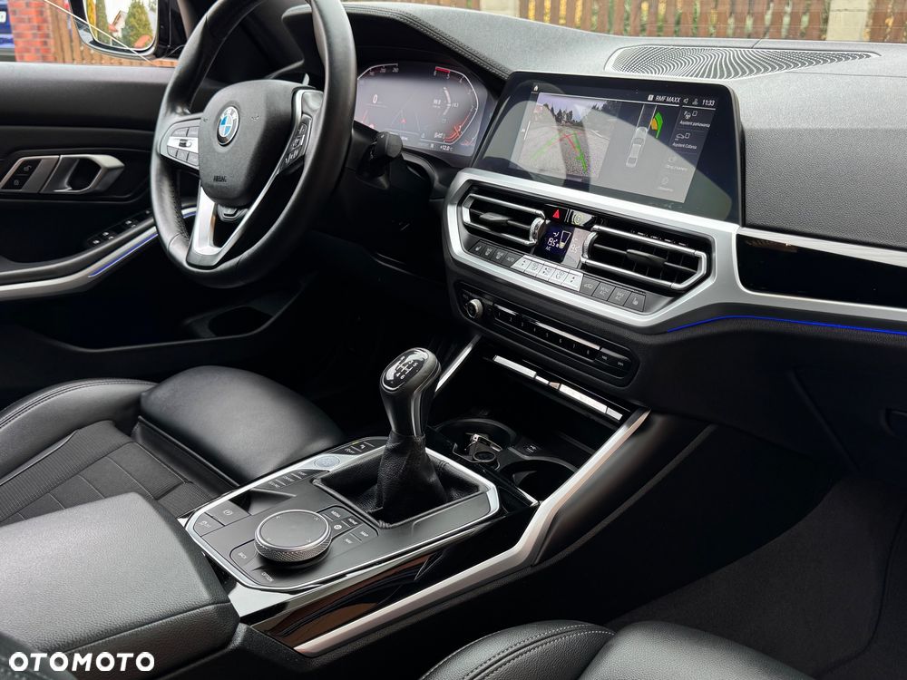 BMW Seria 3 320d Sport Line - 20