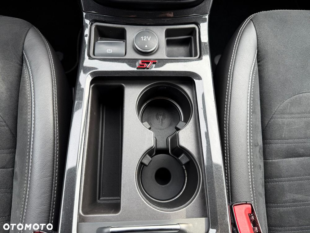 Ford Kuga - 31