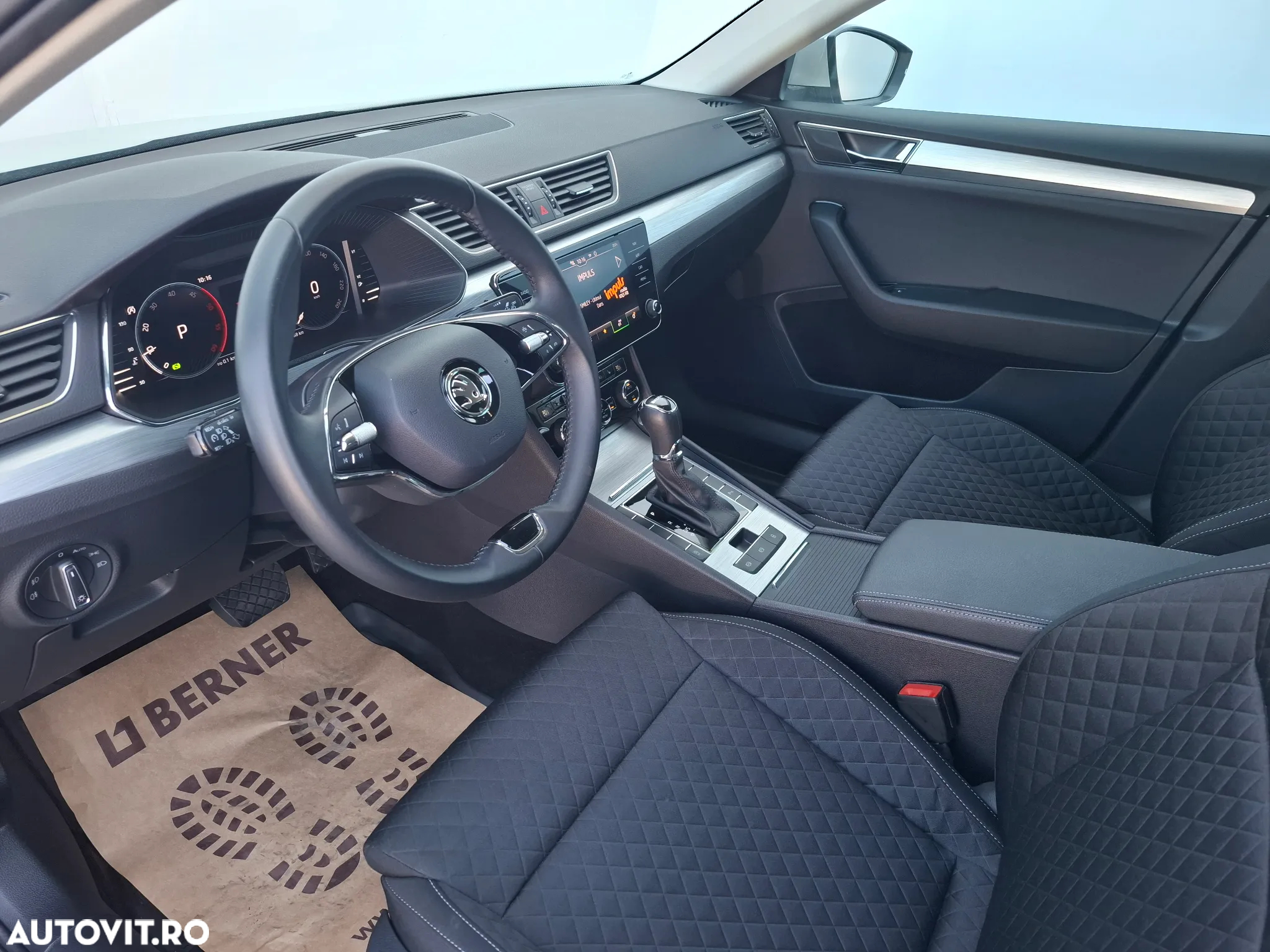 Skoda Superb 2.0 TDI DSG Ambition - 4